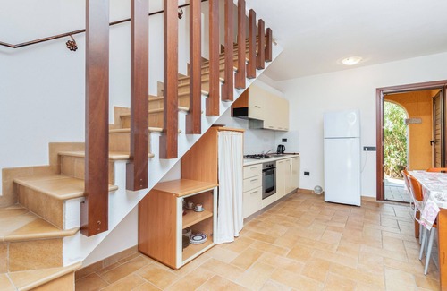 San Teodoro City Centre House | Holiday Home 'Villetta Confortevole' close to the Beach with Garden & Wi-Fi