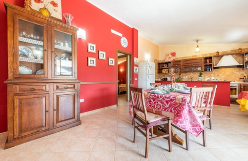 Solanas House | Holiday Home 'Villetta Bacio Del Sole' with Mountain View, Private Terrace and Private Garden