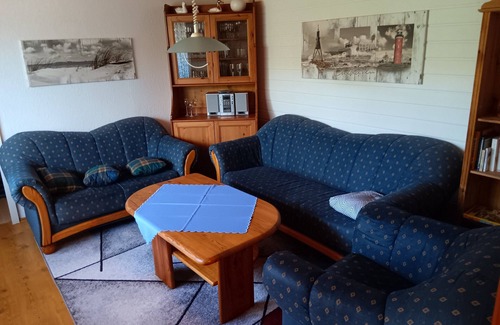 Altenwalde House | Holiday Home 'Von Bargen' with Private Terrace, Shared Garden and Wi-Fi