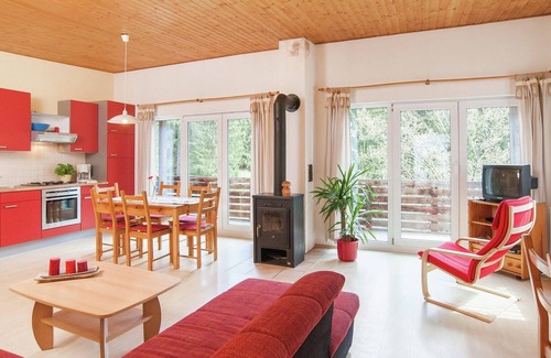 Grossbreitenbach House | Holiday Home with Garden
