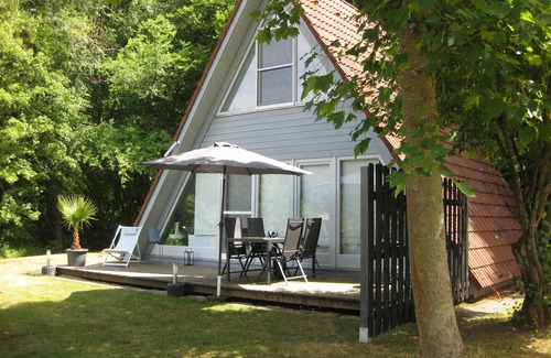 Machtlos House | Holiday Home 'Waldperle' with Mountain View, Private Terrace and Wi-Fi