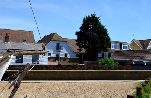 Whitstable House | Holiday Home Whitepost by Interhome