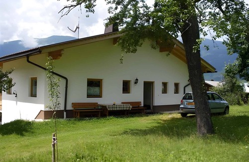 Gerlosbergeben House | Holiday home with balcony and garden