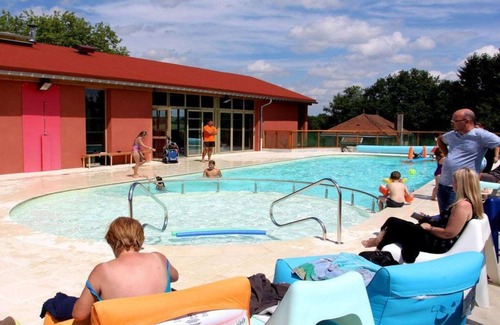 Signy-lAbbaye Apartment | Holiday home with campsite pool