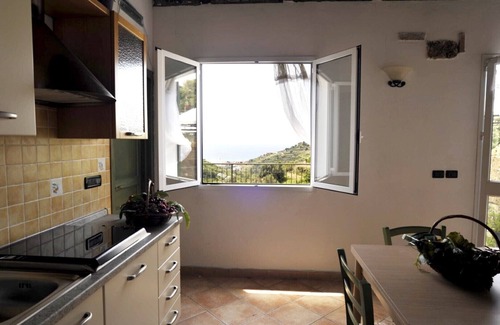 Pompeiana Apartment | Holiday home with 3 apartments with private garden with sea view and pool.