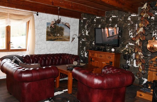 Ostrov u Tise House | Holiday home with fireplace and outdoor swimming pool