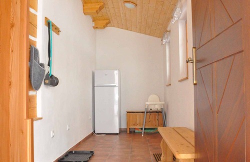 Zahori House | Holiday home with fireplace