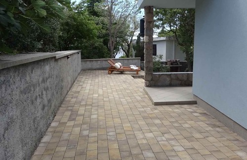 Ribarica House | Holiday home with garden