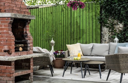 Cluj-Napoca Villa | Holiday home with heated outdoor swimming pool up to 12 persons
