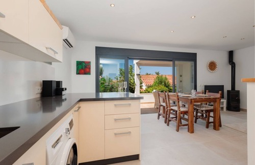 Urbanizacion Costabella House | Holiday home with large sunny terrace, Costabella