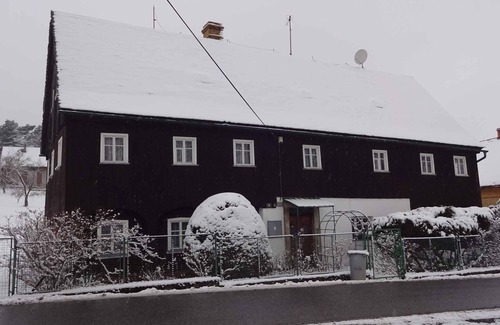 Frydlant House | Holiday home with large garden and outdoor swimming pool
