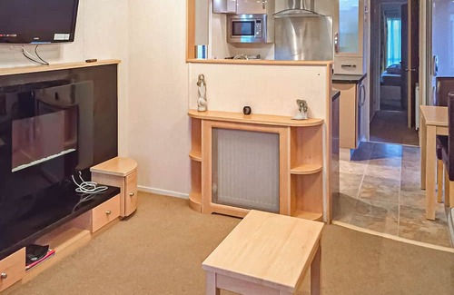 York House | Holiday home with one double with en suite, and one twin.