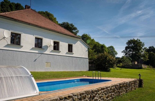 Bezdekov House | Holiday home with outdoor swimming pool