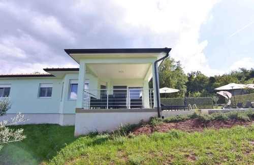 Radini House | Holiday home with outdoor swimming pool