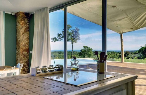 Peruski House | Holiday home with pool and air conditioning