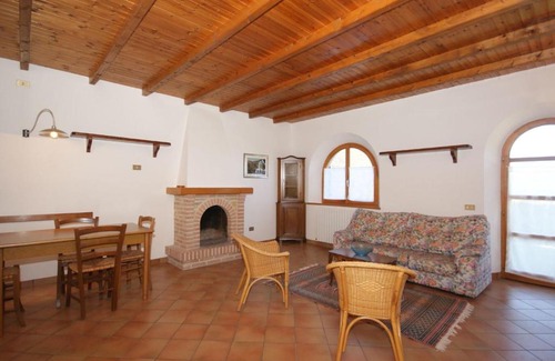 Montelparo House | Holiday Home with Pool Tennis Court Parking