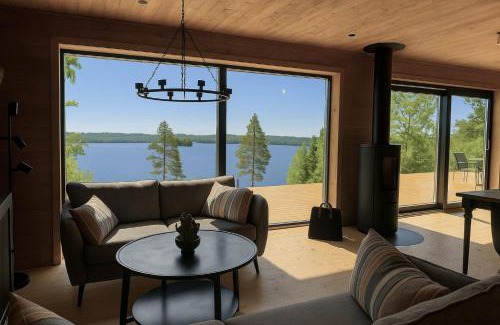 Lonashult House | Holiday home with sauna and lake view in scenic Lonashult