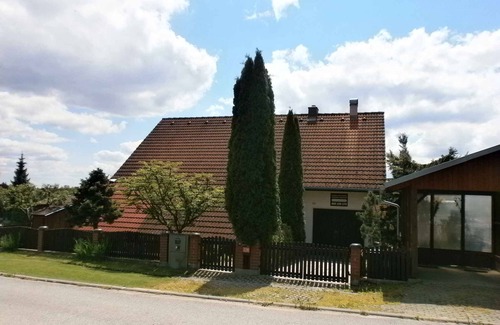 Skrdlovice House | Holiday home with swimming pool, trampoline, mini golf and tennis court