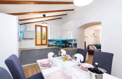 Veli Losinj House | Holiday home with terrace and barbecue