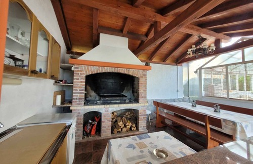 Opric House | Holiday home with use of pool