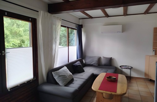 Frielendorf House | Holiday Home 'Wohlfühl-Ferienhaus Am Silbersee' with Lake View, Private Terrace and Wi-Fi