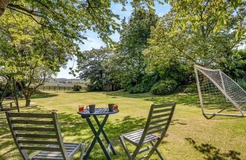 Garn Fadryn House | Holiday Home Ysgubor Sarn by Interhome