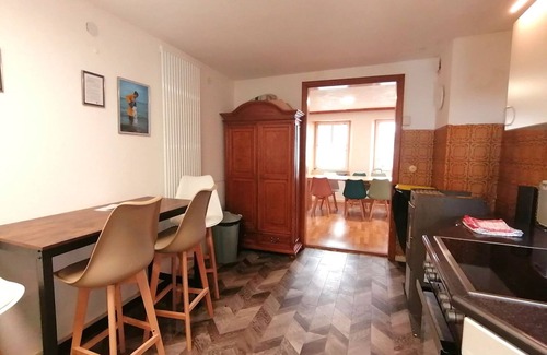 Neuerburg House | Holiday Home 'Zum Burgfried' with Wi-Fi