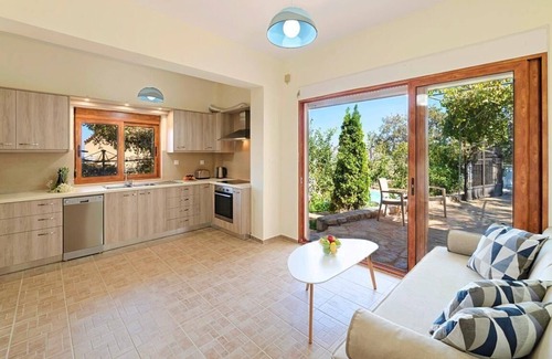Kastellos House | Holiday house Yeoryioupolis Kriti for 1 - 12 persons with 4 bedrooms - Holiday home