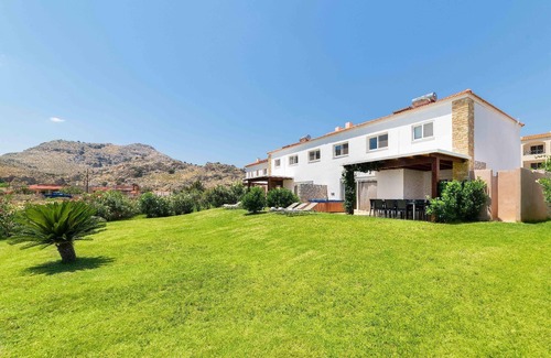 Kolymbia House | Holiday house Archangelos for 1 - 9 persons with 3 bedrooms - Twin house