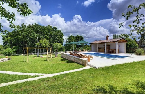 Rojnici House | Holiday house Barban for 1 - 16 persons with 7 bedrooms - Holiday home