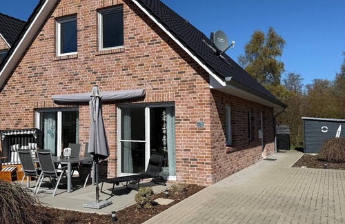 Nordseebad Burhave House | Holiday house Butjadingen for 1 - 4 persons with 2 bedrooms - Twin house