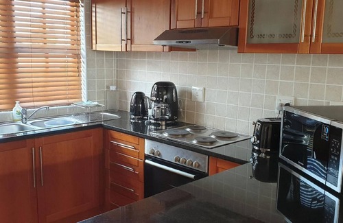 Tokai House | Holiday house Cape Town for 2 - 7 persons with 3 bedrooms - Twin house