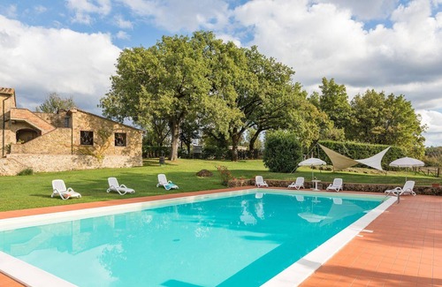 Chiusdino House | Holiday house Chiusdino for 1 - 12 persons with 4 bedrooms - Holiday home