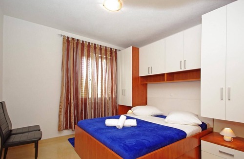 Vrgorac House | Holiday house Dragljane for 8 - 10 persons with 4 bedrooms - Holiday home
