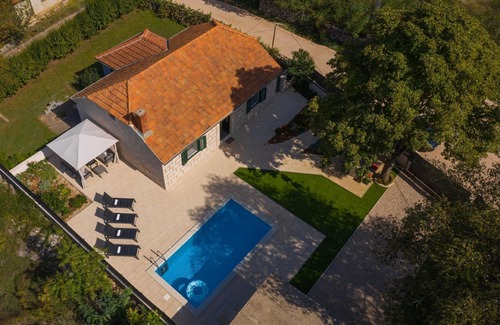 Drnis House | Holiday house Drnis for 1 - 6 persons with 2 bedrooms - Holiday house