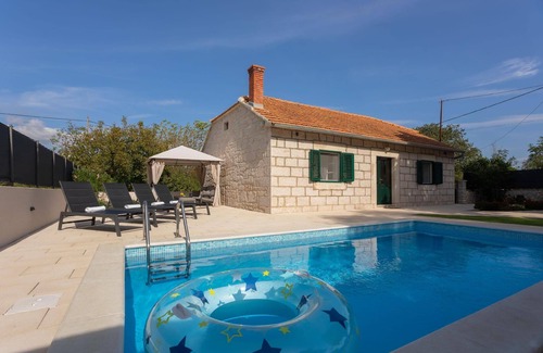 Drnis House | Holiday house Drnis for 1 - 6 persons with 2 bedrooms - Holiday house