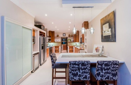 Constantia House | Holiday house Hout Bay for 2 - 10 persons with 4 bedrooms - Holiday house
