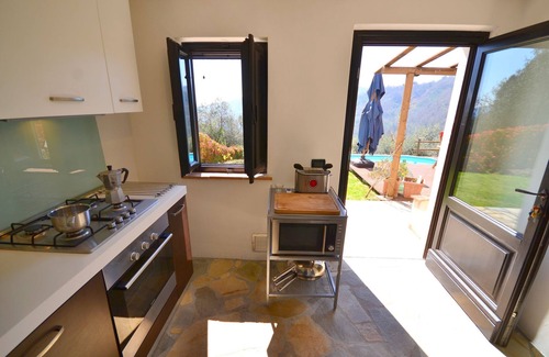 Villabuona House | Holiday House in Lucca with Pool & Valley Views