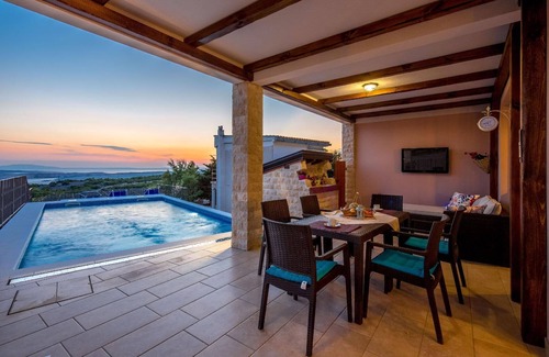 Jablanac House | Holiday house Jablanac for 1 - 4 persons with 2 bedrooms - Holiday house