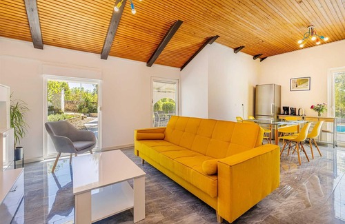 Pinezici House | Holiday house KAI with private pool