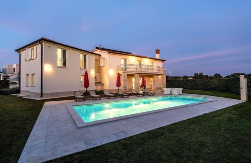 Labinci House | Holiday house Kastelir for 1 - 12 persons with 6 bedrooms - Holiday house