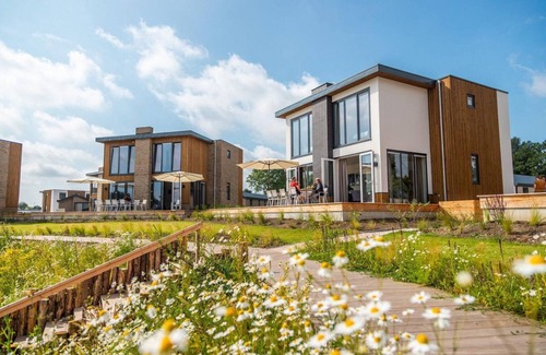 Kerkdriel House | Holiday house Kerkdriel for 1 - 10 persons with 5 bedrooms - Holiday home