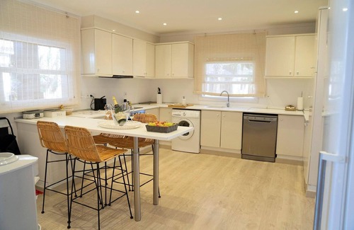 L'Eliana House | Holiday house L'Eliana for 1 - 8 persons with 4 bedrooms - Holiday house