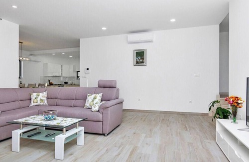 Veliko Brdo House | Holiday house Makarska for 1 - 9 persons with 5 bedrooms - Holiday house