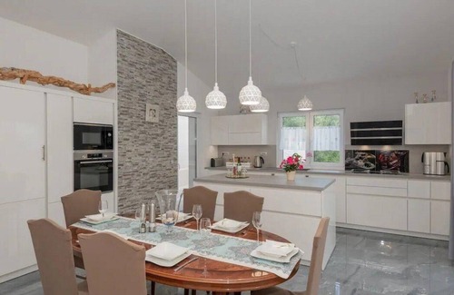 Moca House | Holiday house Makarska for 1 - 10 persons with 3 bedrooms - Holiday apartment in one or multi-family