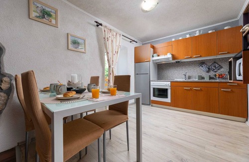 Gabonjin Villa | Holiday house Meri with a heated Pool