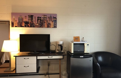 Heritage Downtown Hotel | Holiday House Motel