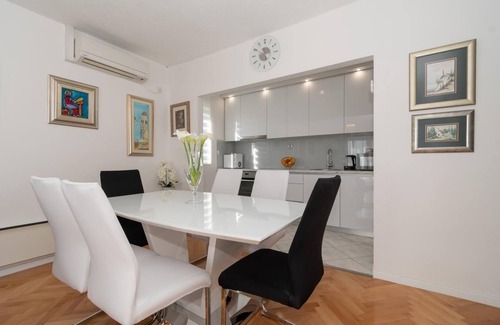 Mravince House | Holiday house Mravince for 1 - 6 persons with 4 bedrooms - Holiday home