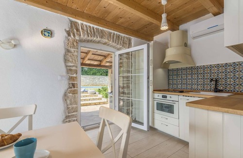 Rojnici Villa | Holiday House Natura - pure relaxation for six guests with a private pool