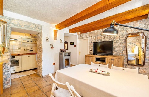 Sveti Vid Dobrinjski House | Holiday house NATURA with pool